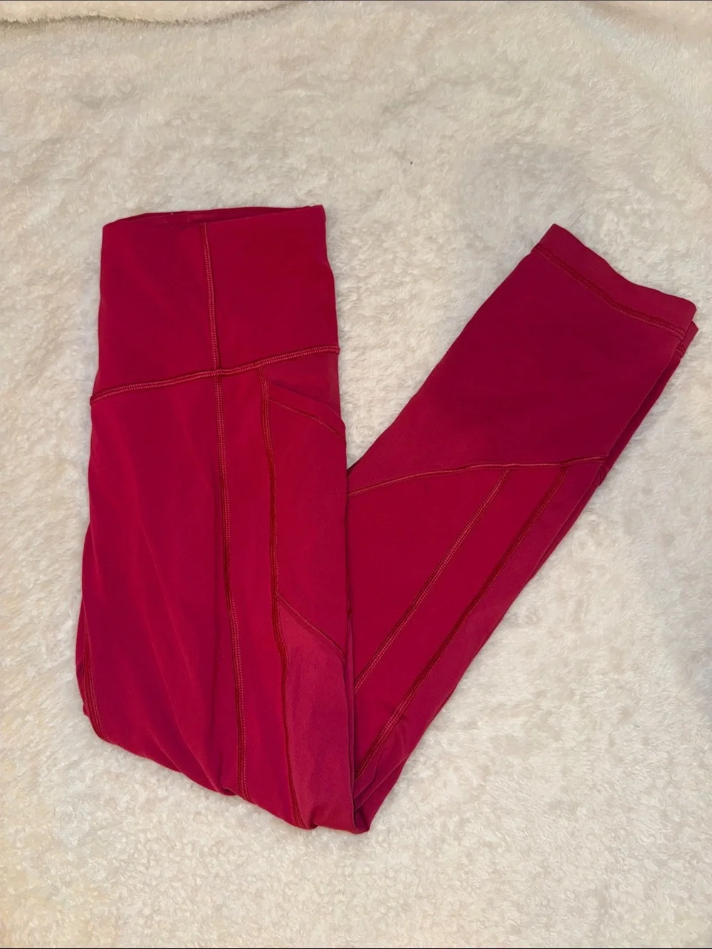 Lululemon leggings in Raspberry Pink